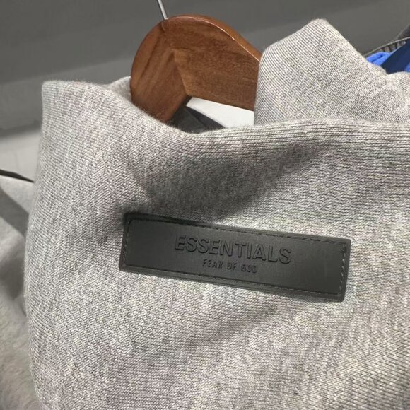 Fear of God Essentials Hoodie (2022) - Picture 2 of 6